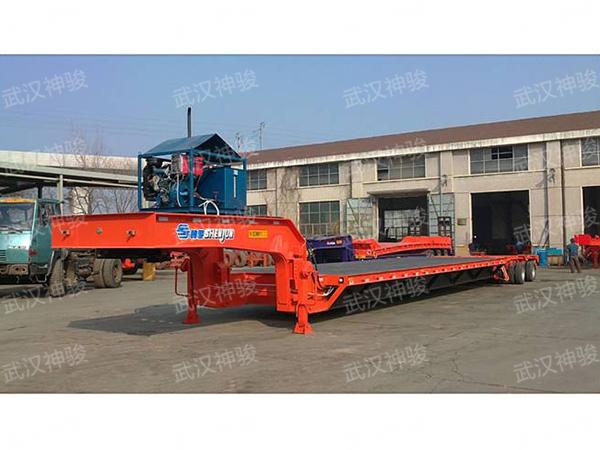 二軸線伸縮式液壓半掛車
